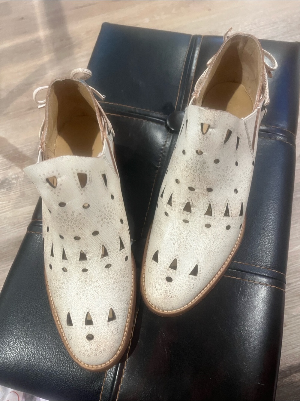 Musse & Cloud Cream Perforated Ankle Booties